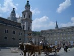 Der Rathausplatz von Salzburg.